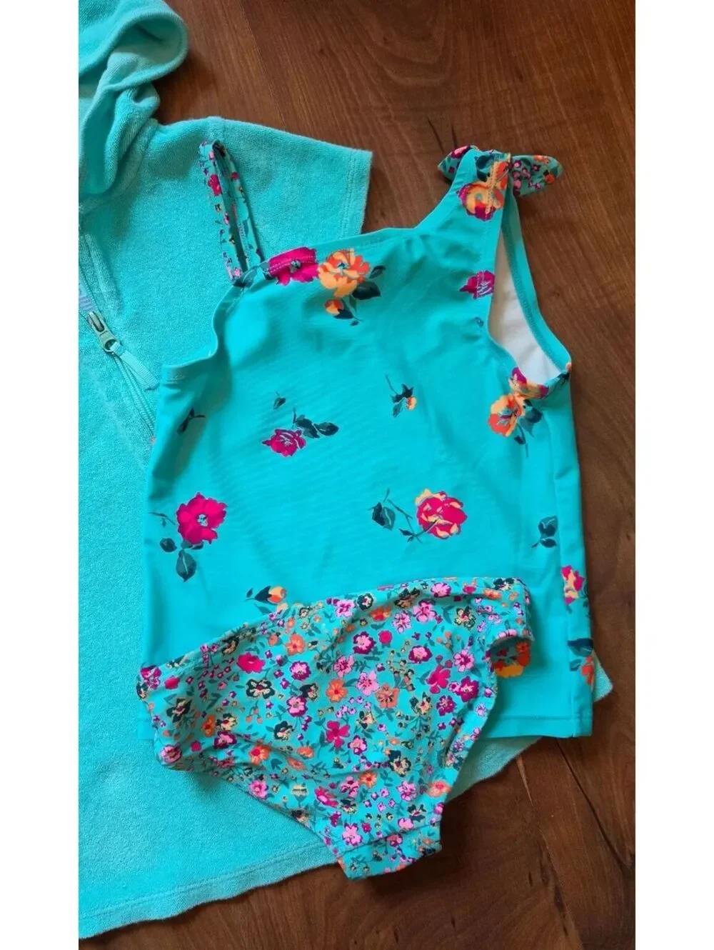 GUC Girls Swimsuit bundle! OshKosh Bgosh 2pc swimsuit w/ OP swim cover, 5T, #103